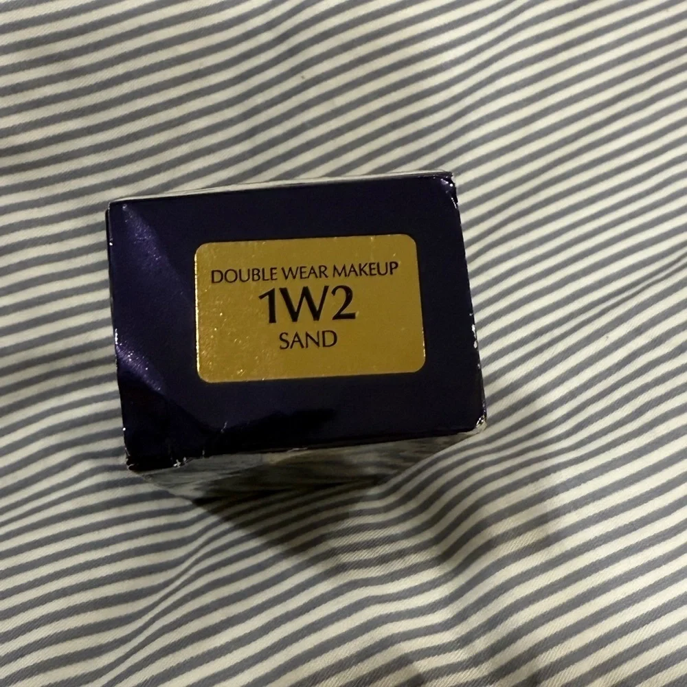 ESTEE LAUDER Double Wear Stay-in-Place Foundation in 1W2 sand